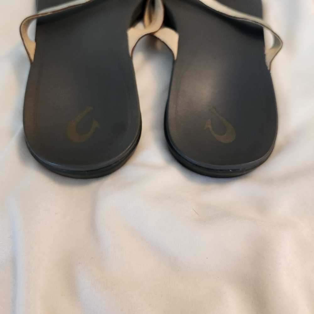 Olukai womens size 11 Ho'opio leather arch support metallic strap sandals - Picture 8 of 9